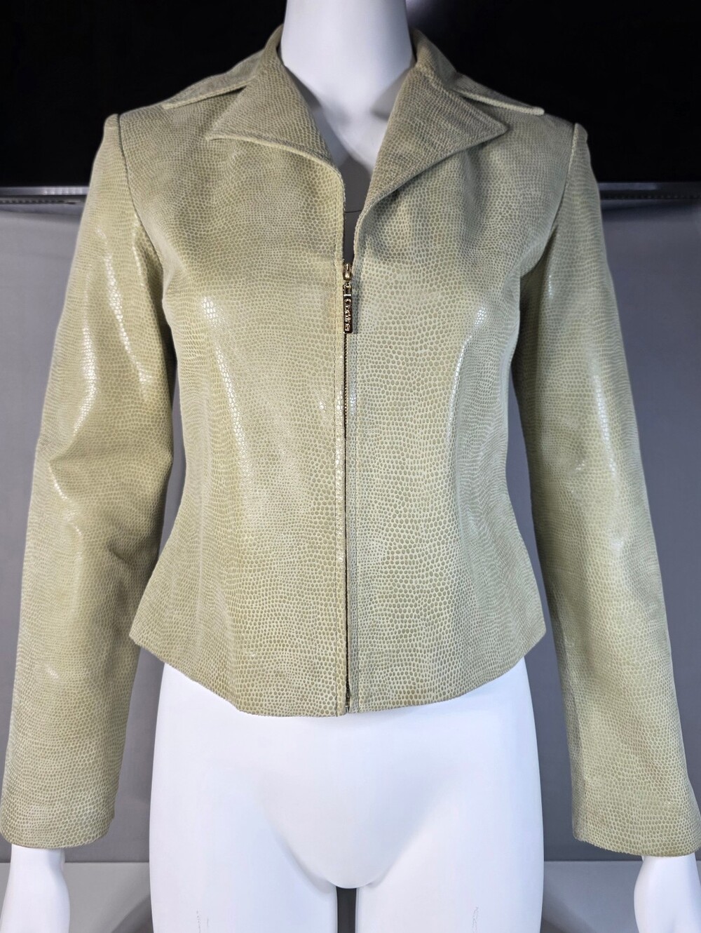 Vintage women's genuine leather jacket from Cortina Studio Size Small